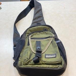 Kawei knight sling pack army green